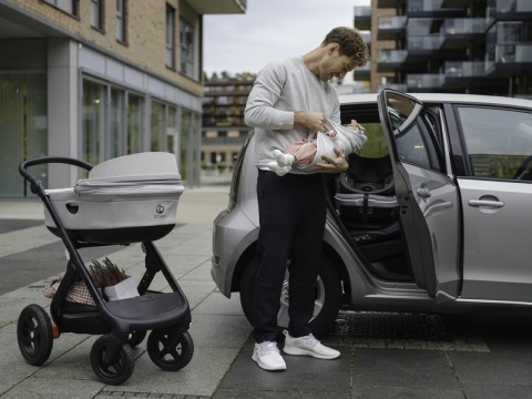 BeSafe iZi Twist B i-Size obrotowy fotelik samochodowy 0-18 kg - samochodowa harmonia 50