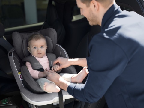 BeSafe iZi Twist B-E i-Size obrotowy fotelik samochodowy 0-18 kg - metalic melange 02