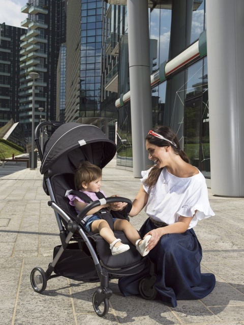 GOODY PLUS Chicco wózek spacerowy do 22kg składany jedną ręką 6,9kg - GRAPHITE