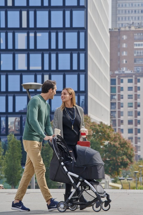 GOODY PLUS Chicco wózek spacerowy do 22kg składany jedną ręką 6,9kg - GRAPHITE