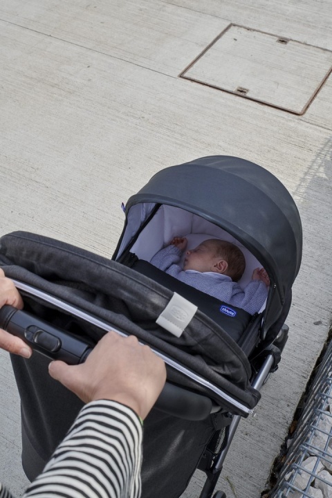 GOODY PLUS Chicco wózek spacerowy do 22kg składany jedną ręką 6,9kg - GRAPHITE