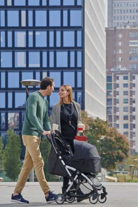 GOODY PLUS Chicco wózek spacerowy do 22kg składany jedną ręką 6,9kg - INDIGO