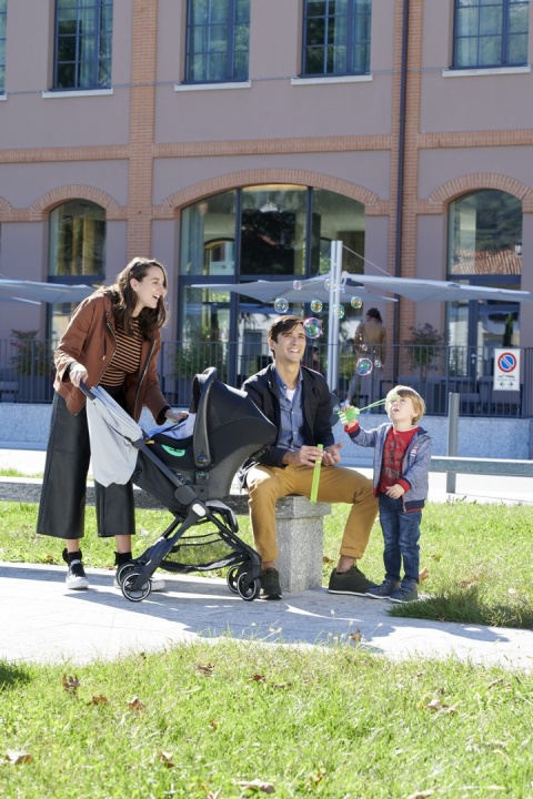 WE Chicco wózek spacerowy do 22kg składany jedną ręką 5,5kg - COOL GREY