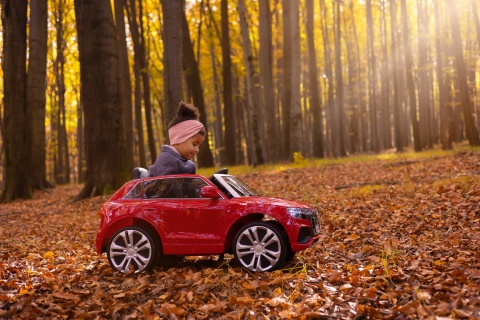 AUDI Q8 RS Pojazd na akumulator TOYZ - Red