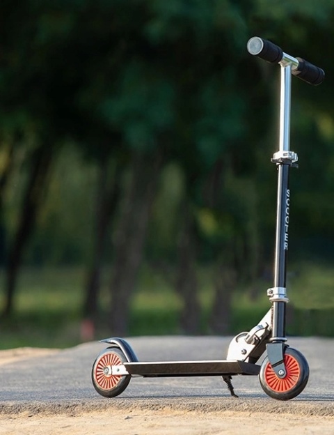 FLO QKids Hulajnoga dwukołowa do 50 kg - czarna