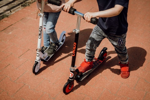 FLO QKids Hulajnoga dwukołowa do 50 kg - różowa