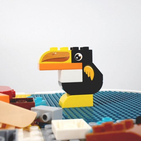 STOLIK DO ZABAWY KLOCKAMI Z DWOMA KRZESEŁKAMI