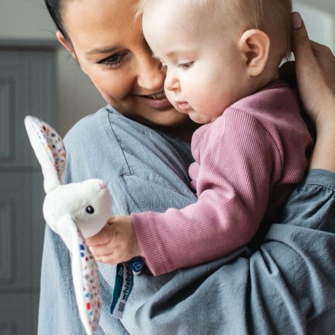 WHISBEAR Grzechotka Króliczek Felcia kremowy