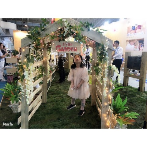 CLASSIC WORLD EDU Kwietnik Altana z Daszkiem "Mały Ogród"