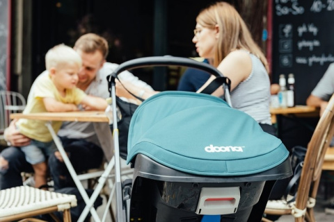 Mobilny fotelik samochodowy Doona+ 4* ADAC - Desert Green