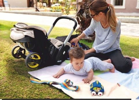 Mobilny fotelik samochodowy Doona+ 4* ADAC - Midnight + torba Essential