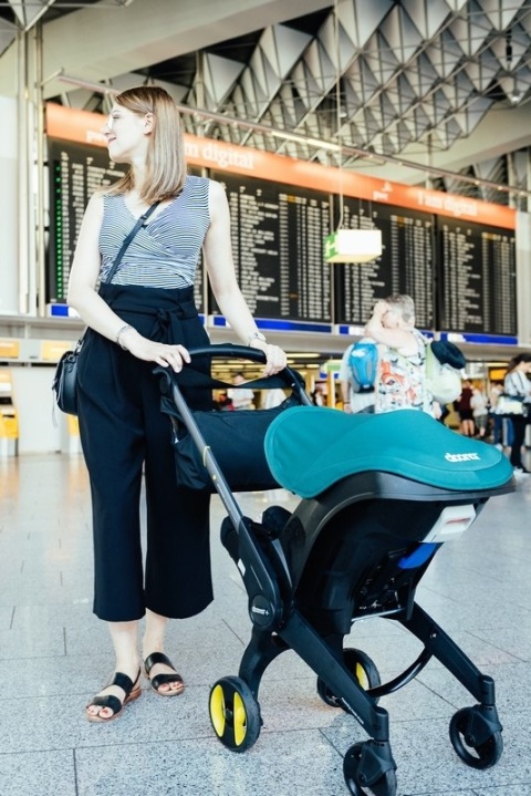 Mobilny fotelik samochodowy Doona+ 4* ADAC - Midnight + torba Essential