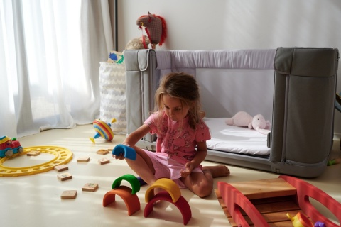 NEXT 2 ME FOREVER OUTLET Chicco Łóżeczko dostawne 0m+ Next2Me COOL GREY