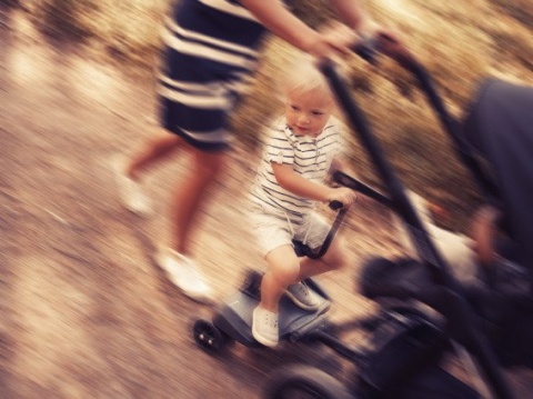 Dostawka do wózka BUMPRIDER SIT - czarny/czerwone kropki