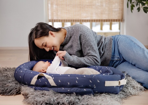 Gniazdko niemowlęce Voksi - granatowe