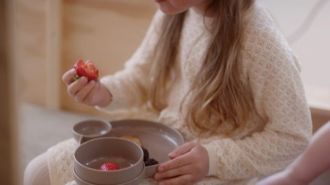 TINY BIObased Zestaw naczyń Dinnertime Mokka
