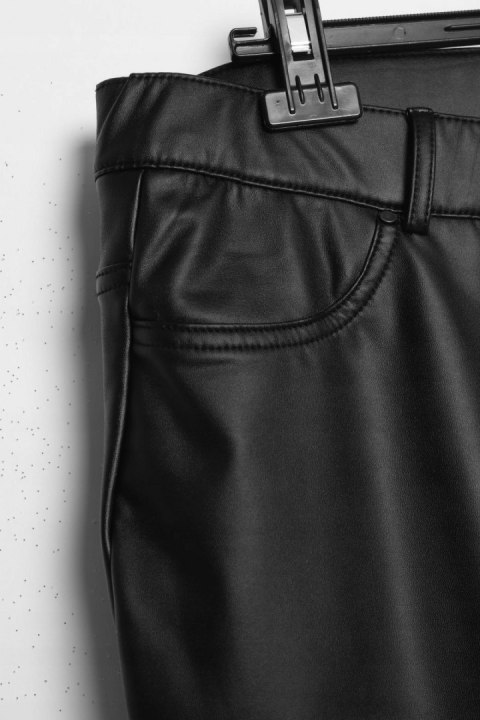 VERO MODA cygaretki EKO SKÓRA r 50/52