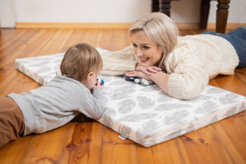 Materacyk Składany Turystyczny Safari 120x60 cm Caretero - Grey Zebra