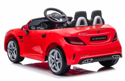 Jeździk na akumulator Mercedes BENZ SLC300 Cabrio dźwięki, światła, pilot - czerwony
