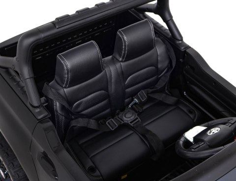 Toyota Hilux na akumulator dla dzieci Czarny Pickup + Napęd 4x4 + Pilot
