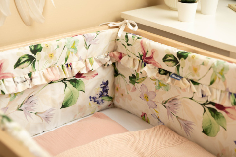 Ochraniacz do łóżeczka z falbanką Sensillo - MAGNOLIA