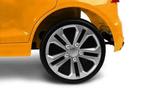 AUDI Q8 RS Pojazd na akumulator TOYZ - Orange