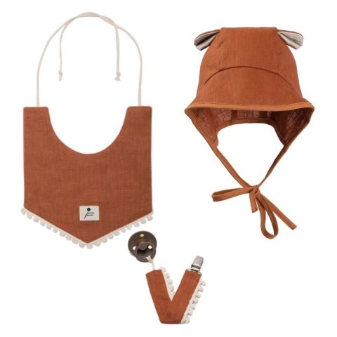 Hi Little One bonetka niemowlęca z daszkiem i uszkami BOHO LEO Cognac roz S Pom Pom