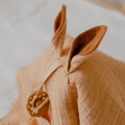 BIBS CUDDLE CLOTH KANGAROO DESERT SAND Pieluszka przytulanka z zawieszką na smoczek