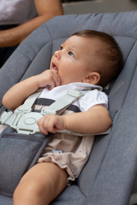 Rhythm`n` Sound Chicco leżaczek do 9kg, delikatne kołysanie na boki, dźwięki - SLATE GREY