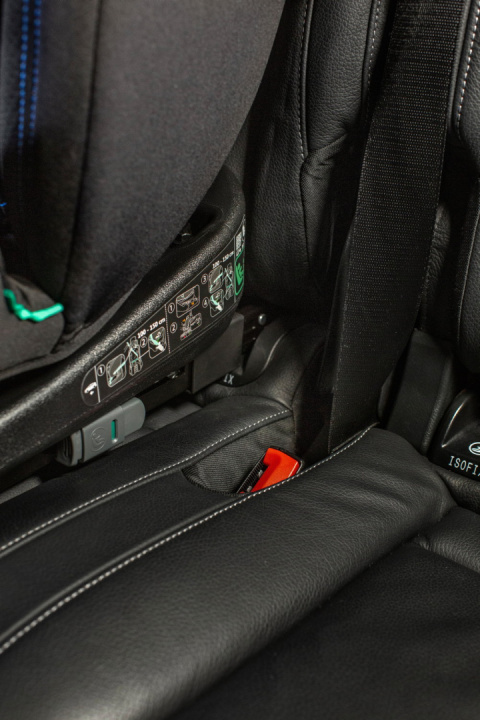 MOKITA i-Size Air Chicco 76-150cm fotelik samochodowy 9-36kg - BLACK AIR