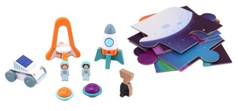 Drewniana stacja kosmiczna i puzzle