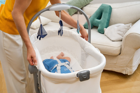 BABY HUG PRO 5w1 WHITE CREAM leżaczek kołyska łóżeczko krzesełko do karmienia Chicco