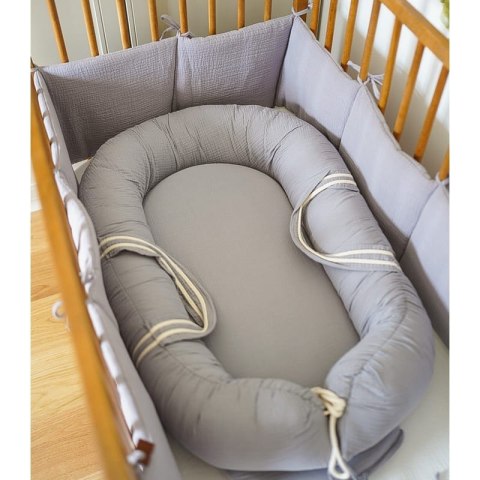 Hi Little One kokon gniazdko dla Noworodka z organicznego oddychającego BIO muślinu Baby Blue