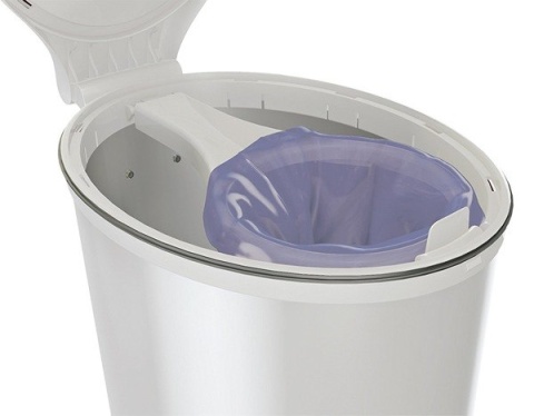 Ubbi, metalowy kosz na pieluchy, czarny w trójkąty