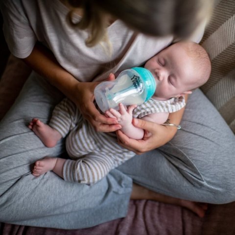 TOMMEE TIPPEE TTP422746 Butelka plastikowa anti-colic 260 ml 3pak