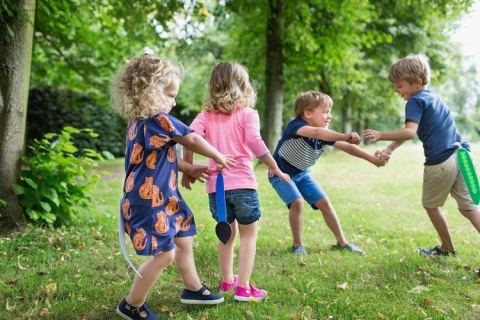 Buiten Speel, Ogonki Przypinki