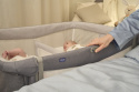 Chicco spanie z dzieckiem Next 2 Me TWINS CO-SLEEPING łóżeczko dostawne dla bliżniąt 0m+ MAGNET GREY