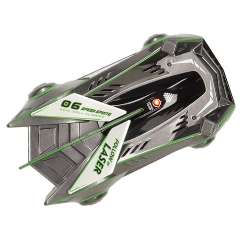 Samochód zdalnie sterowany na pilot laser jeździ po ścianie suficie szary