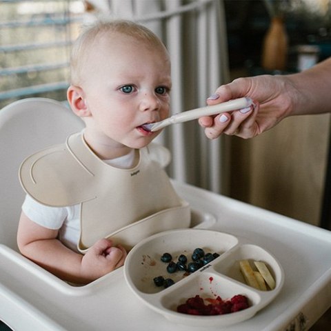 B.O.1482/04 Silikonowy talerzyk z przyssawką beżowy