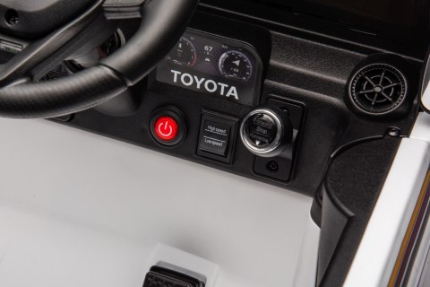 Pojazd Toyota Land Cruiser PRADO Biały