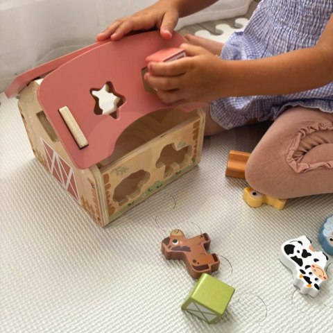 WOOPIE GREEN Drewniana Farma Sorter Kształtów i Kolorów 13 el.