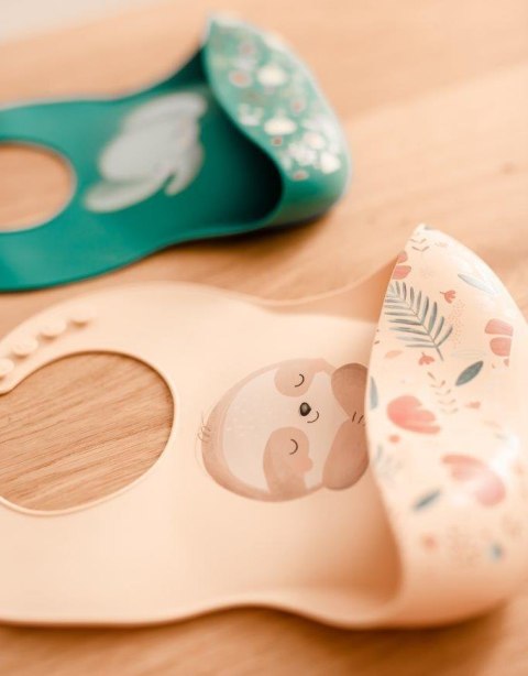 Śliniak silikonowy z kieszonką Leniwiec SASSI