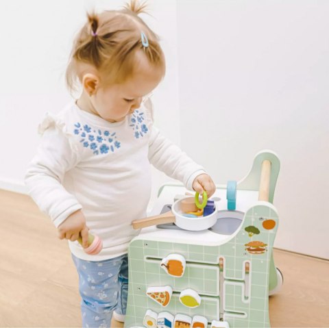 Kuchnia drewniana na kółkach Wood