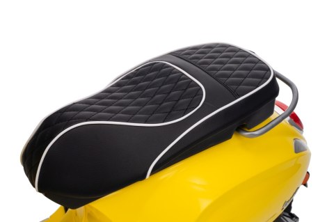 Pojazd Skuter Vespa ROMA Żółty