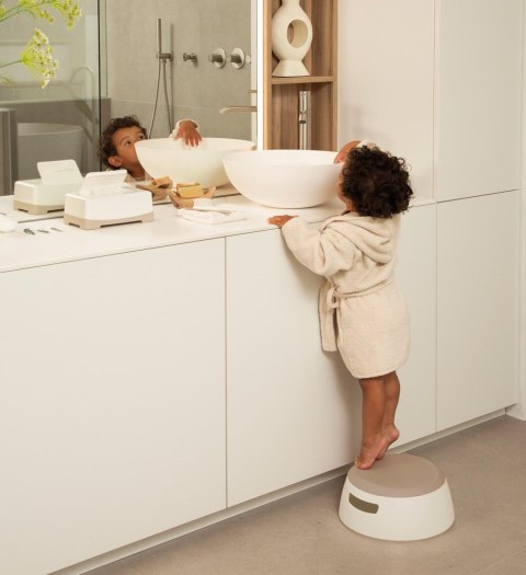 Stopień/podest antypoślizgowy LUMA White