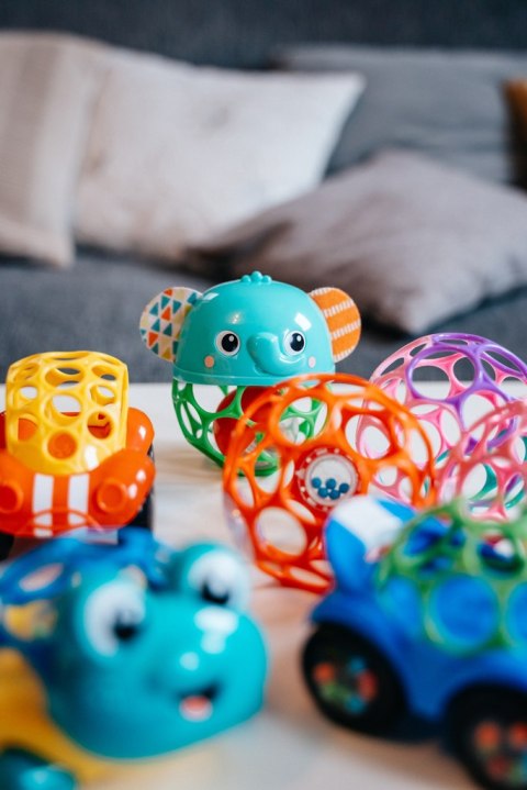 OBALL 16765-6 Zabawka z grzechotką Grip & Spin piłka 0+