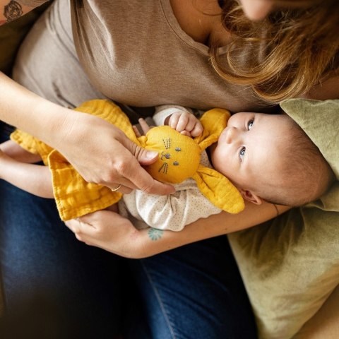 PETITE&MARS 416819 Bambusowa muślinowa przytulanka Hugo Intense Ochre