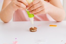 DUMEL DD 30615 Zabawkowe dekorowanie - Cukiernia