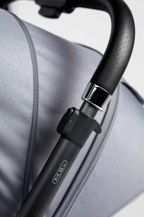 MAST M6x Koala 2w1 - Wózek dziecięcy z gondolą i spacerówką | Swiss Design