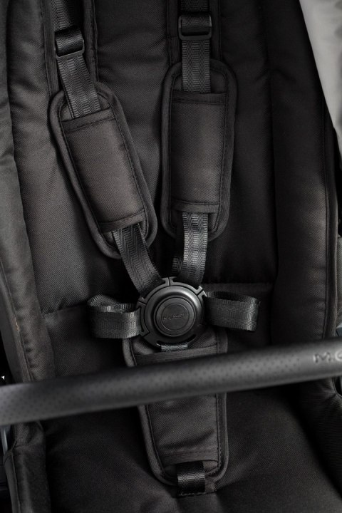 Wózek spacerowy MAST Swiss Design M6x Onyx - lekki, składany, amortyzowany